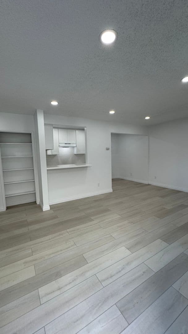 Torrance Apartment: 2107 Sepulveda