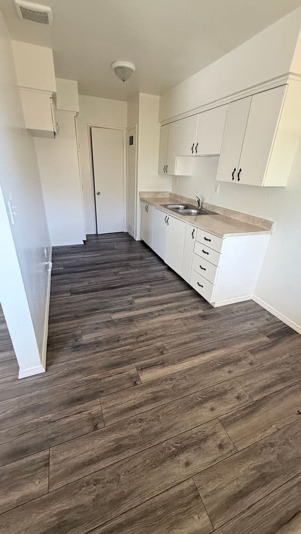 San Bernardino Apartment: 1521-1537 N. Sierra Way