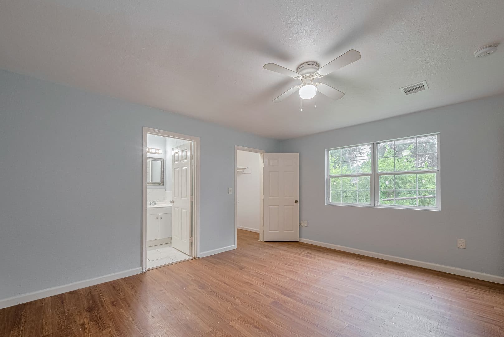 Houston House: 4906 Larkspur St.