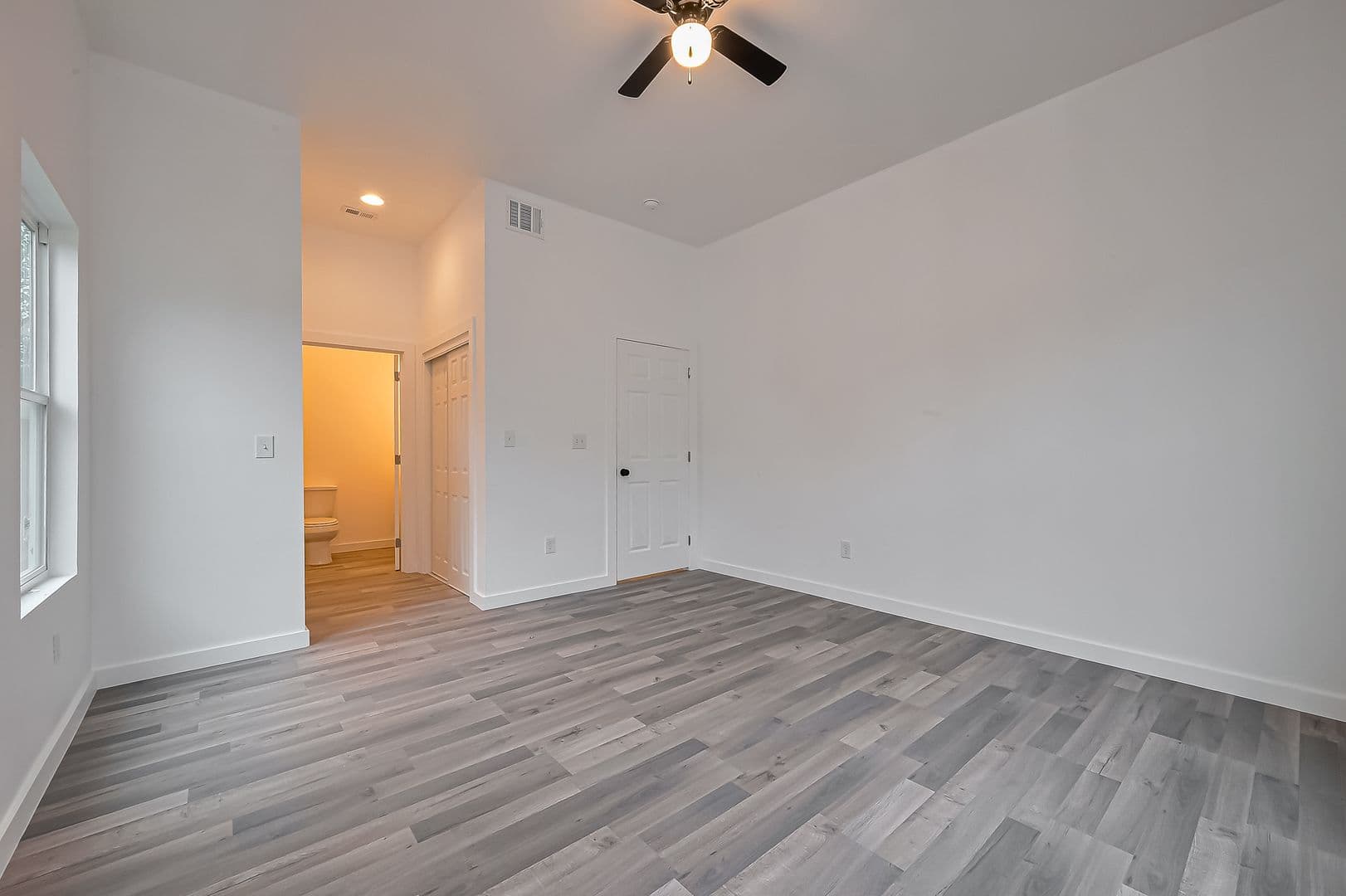 Houston House: 9005 Hilda St.