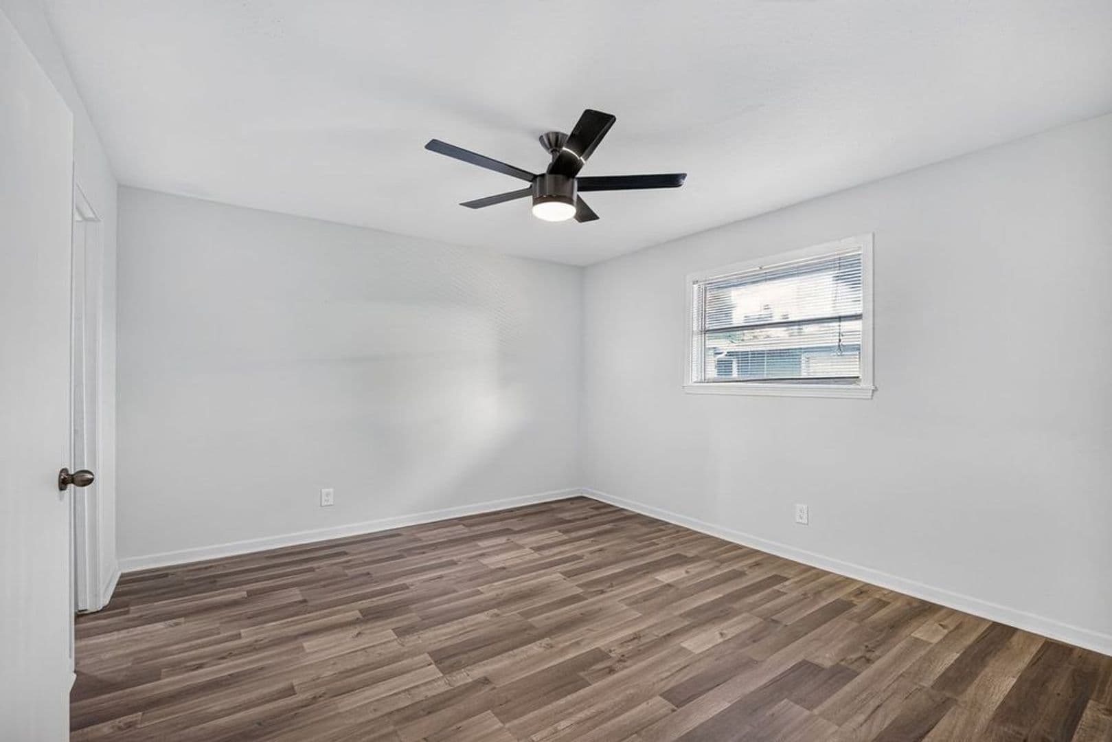 Houston Apartment: 2420 McDuffie St.