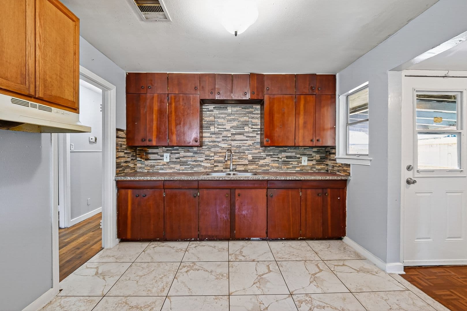 Houston House: 5934 Belmark St.