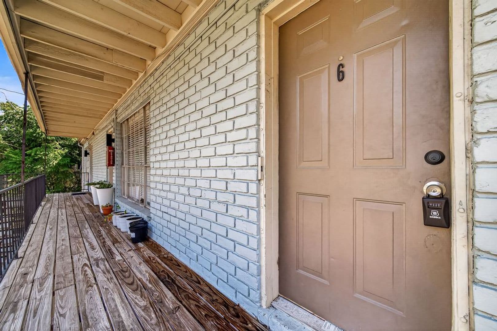 Houston Apartment: 306 Hawthorne St.