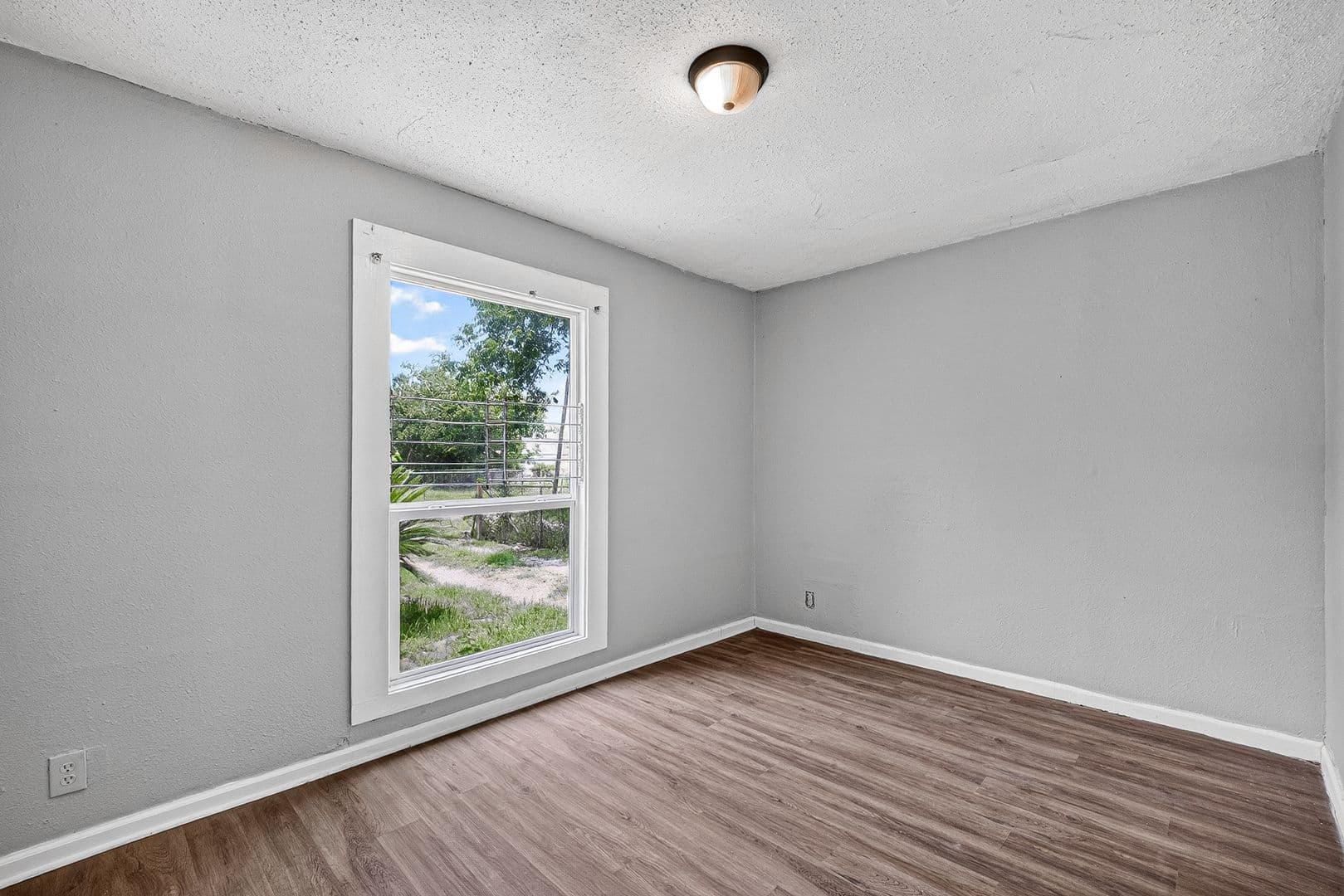 Houston House: 4118 Sunflower St.