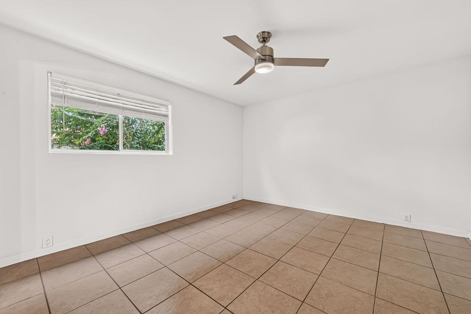 Houston Apartment: 306 Hawthorne St.