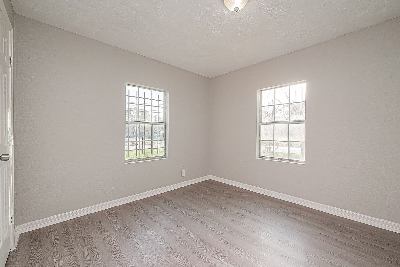 Houston House: 8304 Darien St.