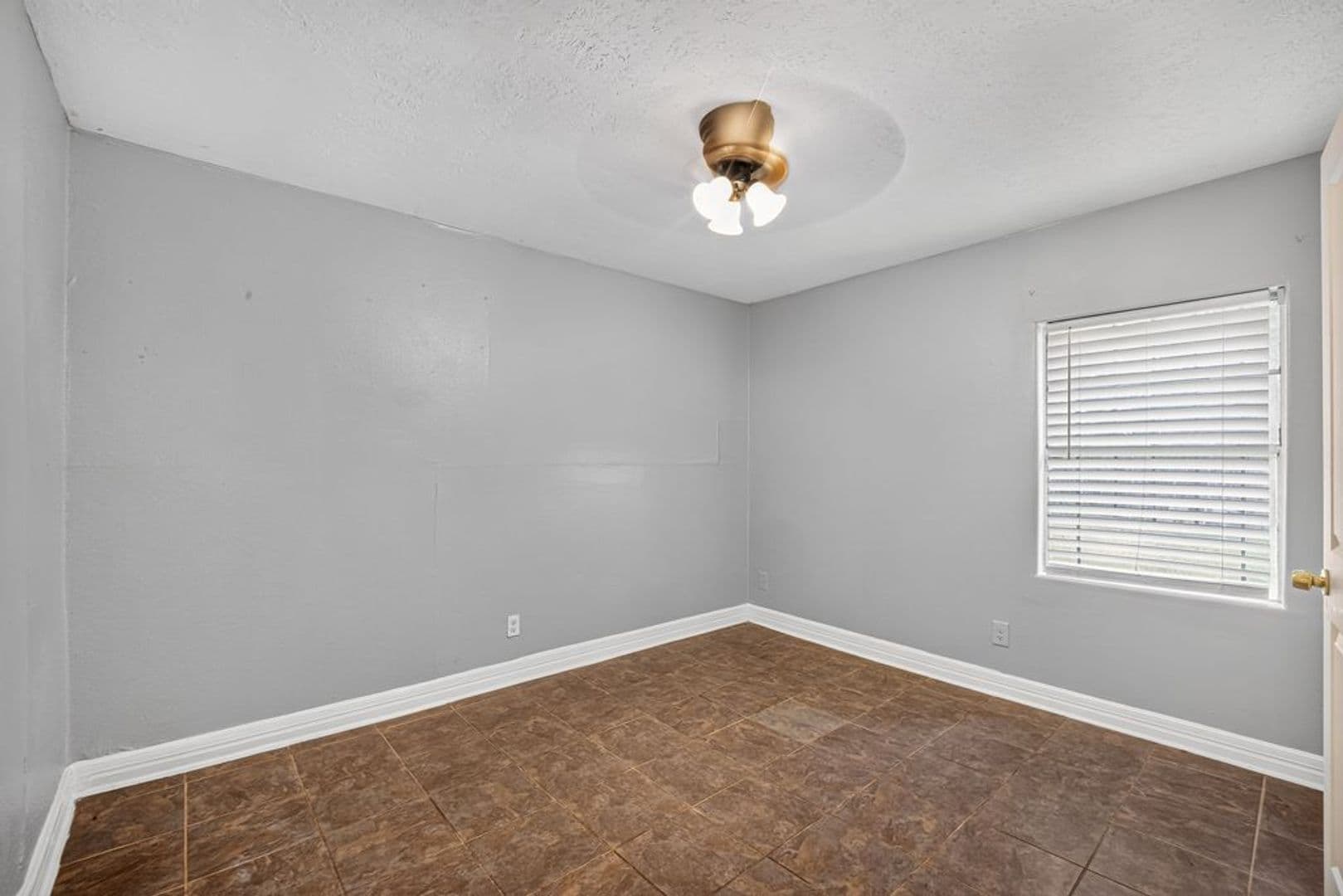 Houston House: 7319 Mountbatten Rd.