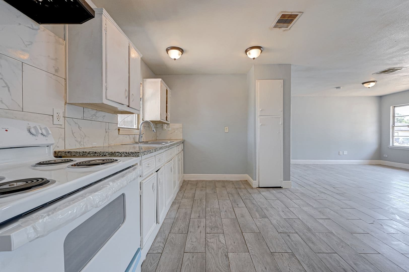 Houston House: 5859 Westover St.