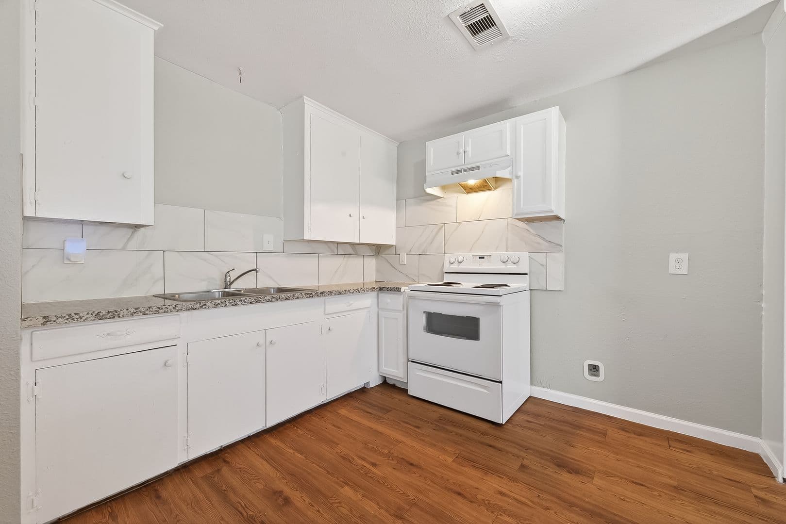 Houston House: 6127 Beldart St.