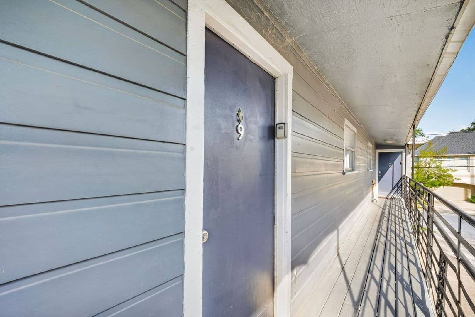 Houston Apartment: 2420 McDuffie St.