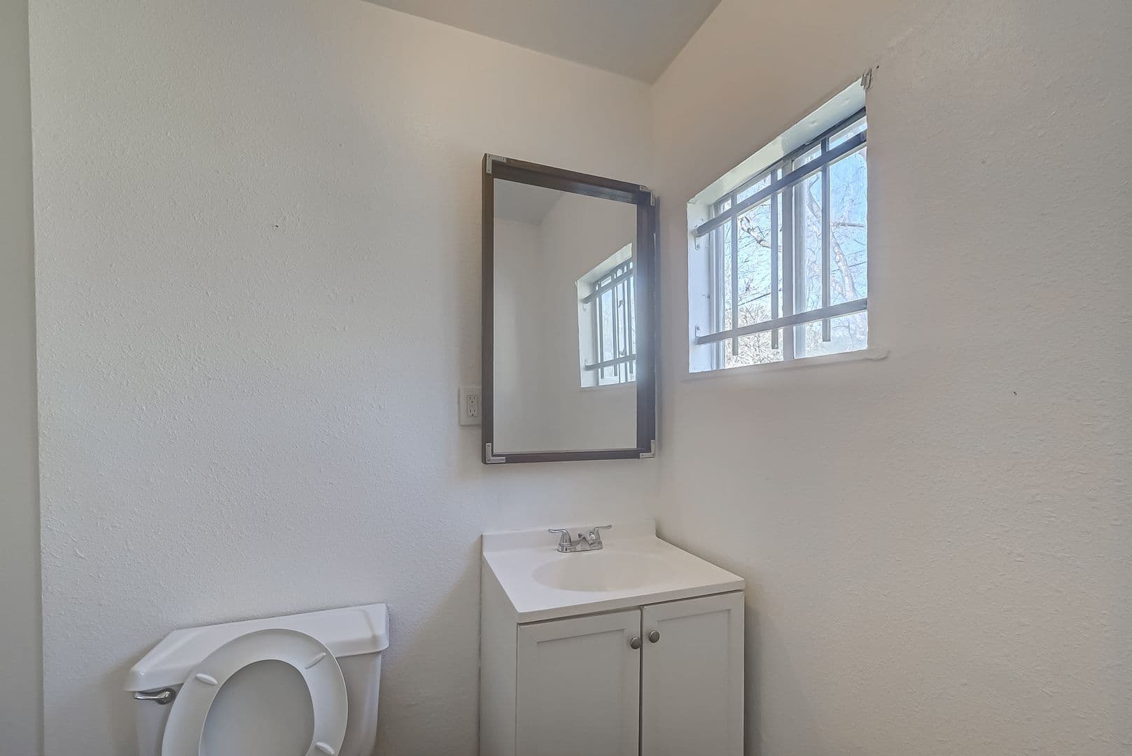 Houston House: 4905 Brinkley St.