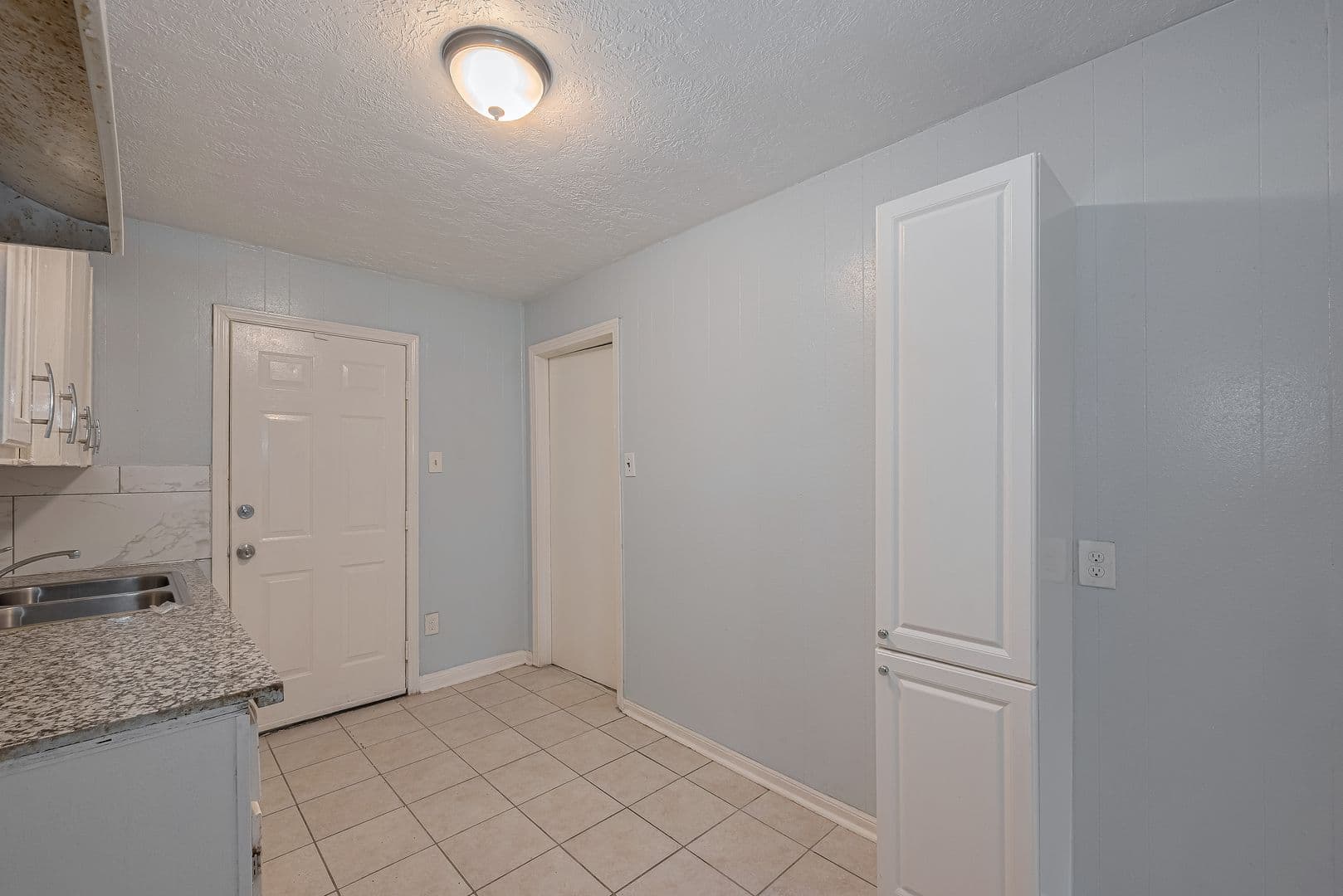 Houston House: 4906 Larkspur St.