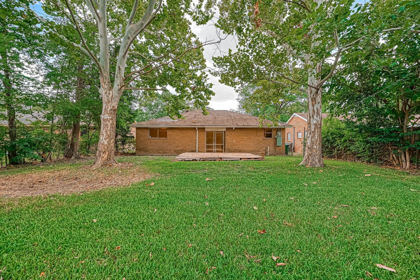 Houston House: 14427 Campden Hill Rd.