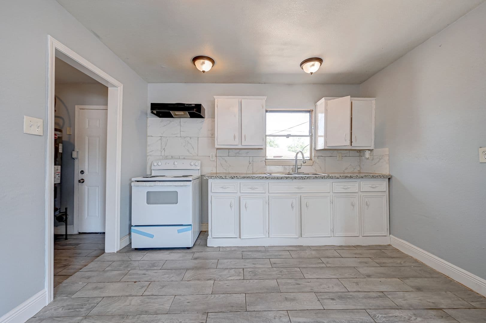 Houston House: 5859 Westover St.