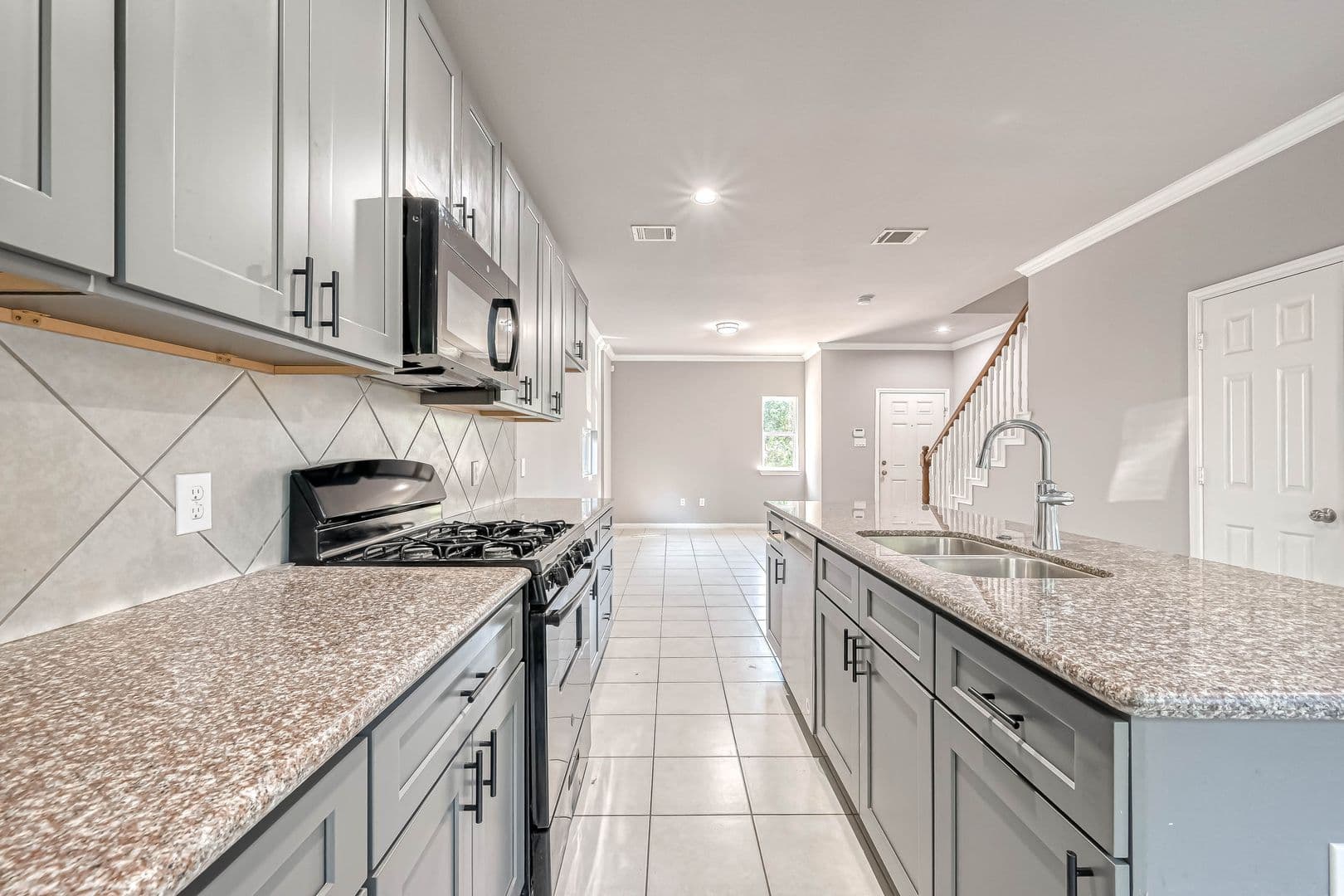 Houston House: 7903 Moonbeam St.