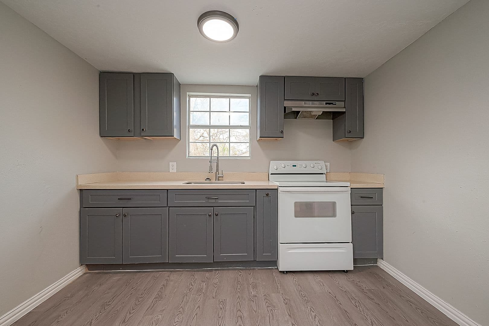 Houston House: 8304 Darien St.