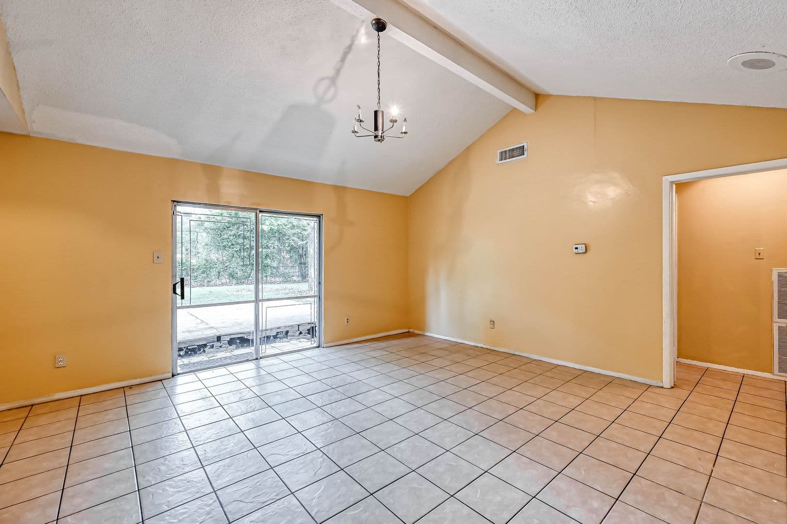 Houston House: 14427 Campden Hill Rd.