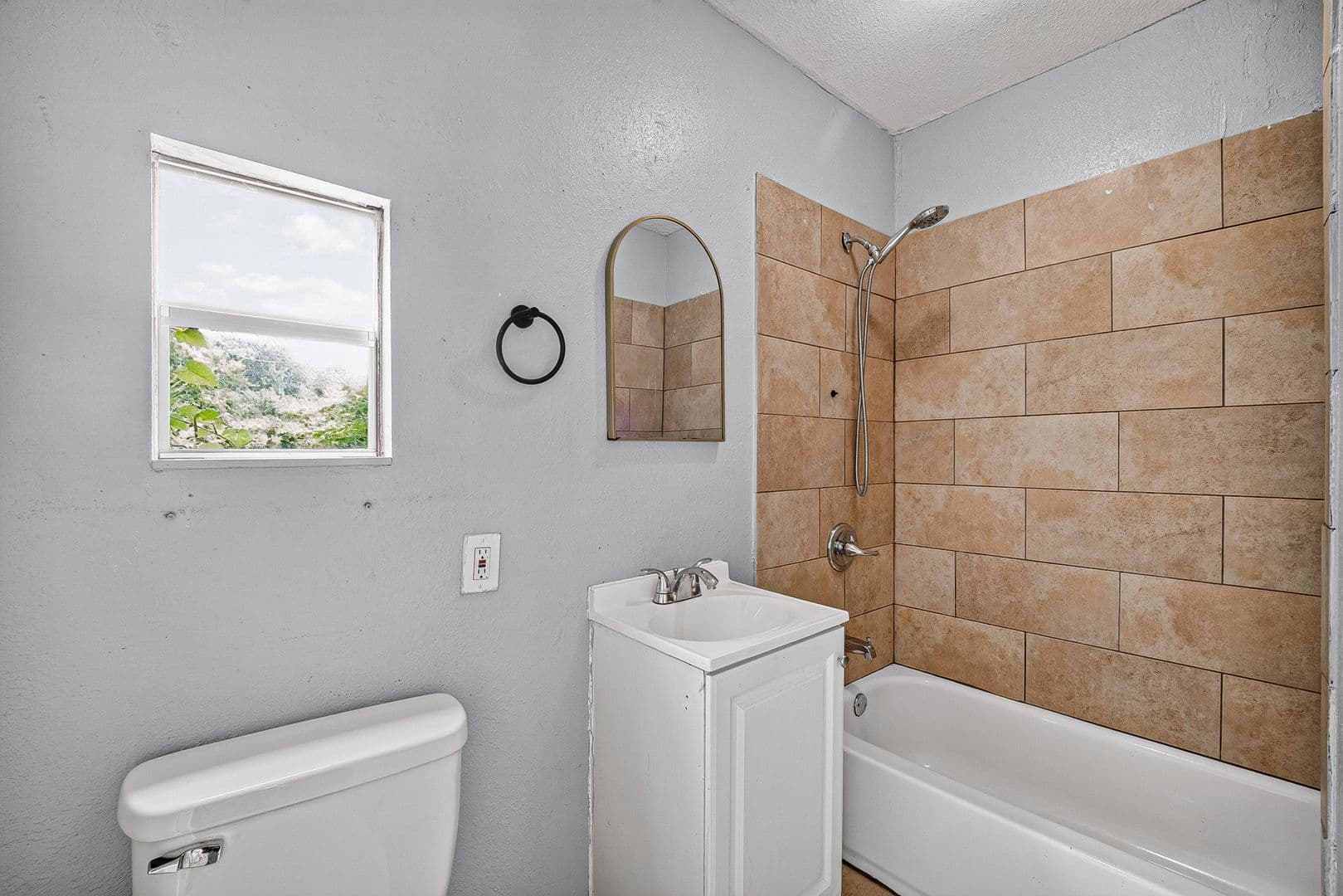 Houston House: 4118 Sunflower St.
