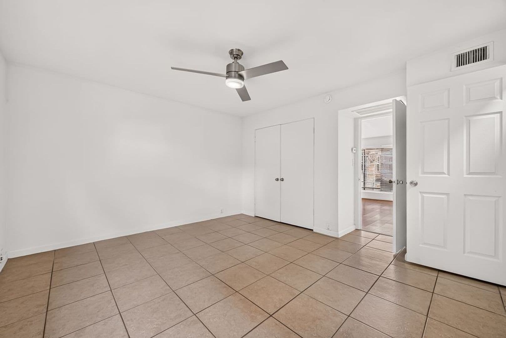 Houston Apartment: 306 Hawthorne St.