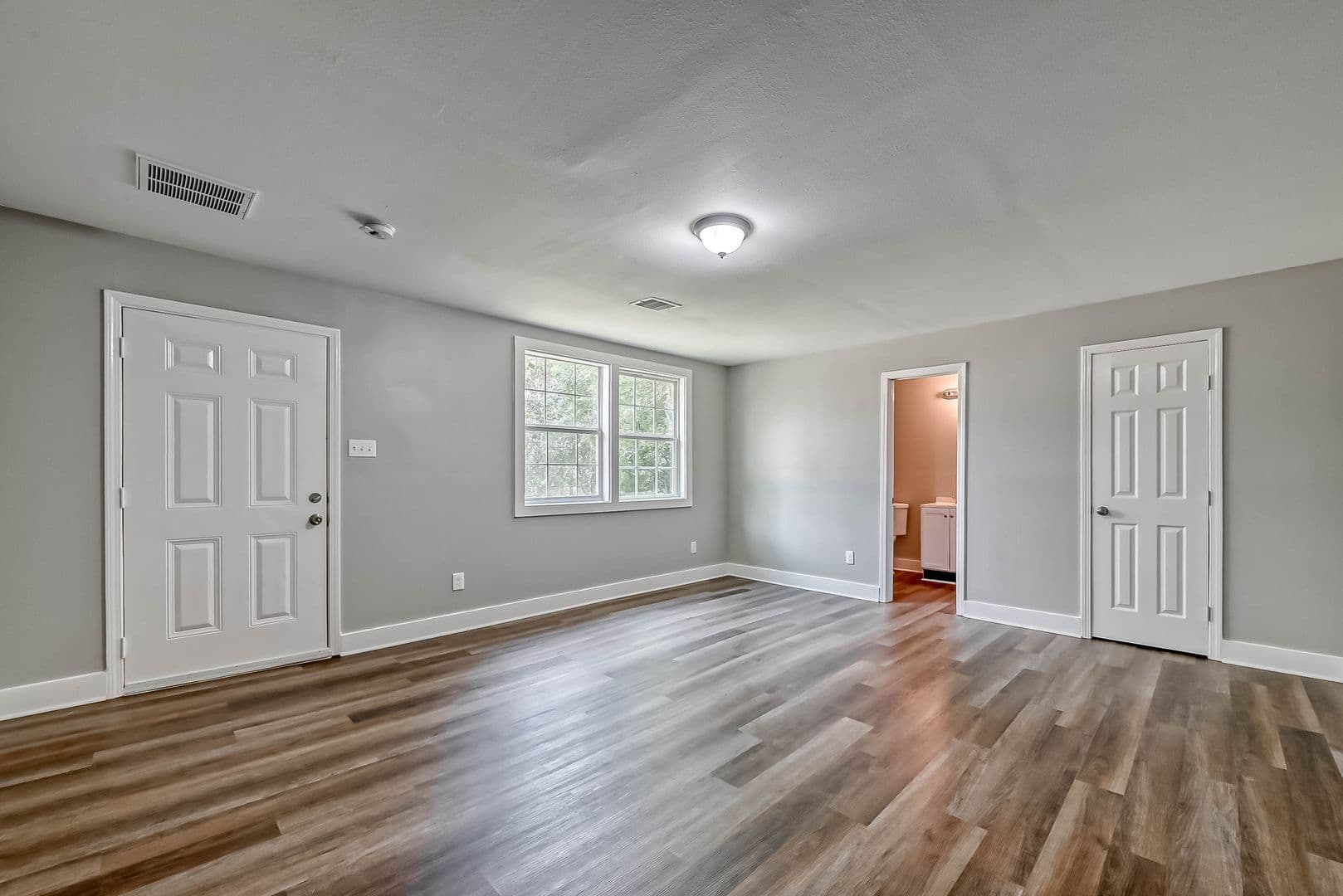 Houston House: 5606 Elm Springs Dr.