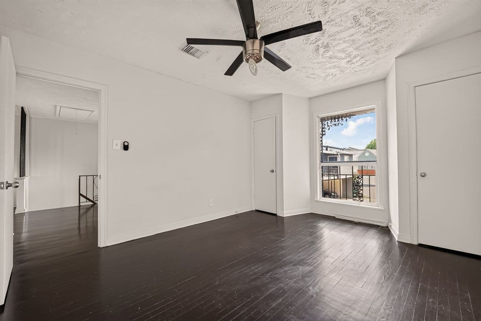 Houston Apartment: 2420 McDuffie St.