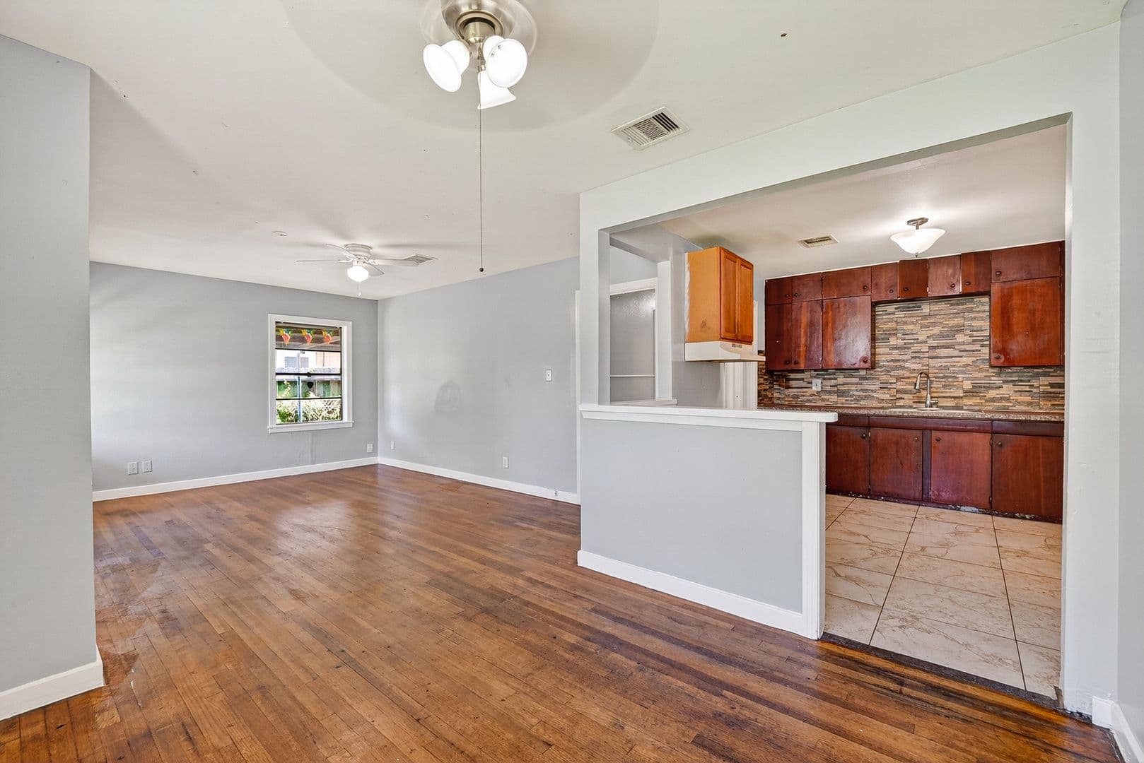 Houston House: 5934 Belmark St.