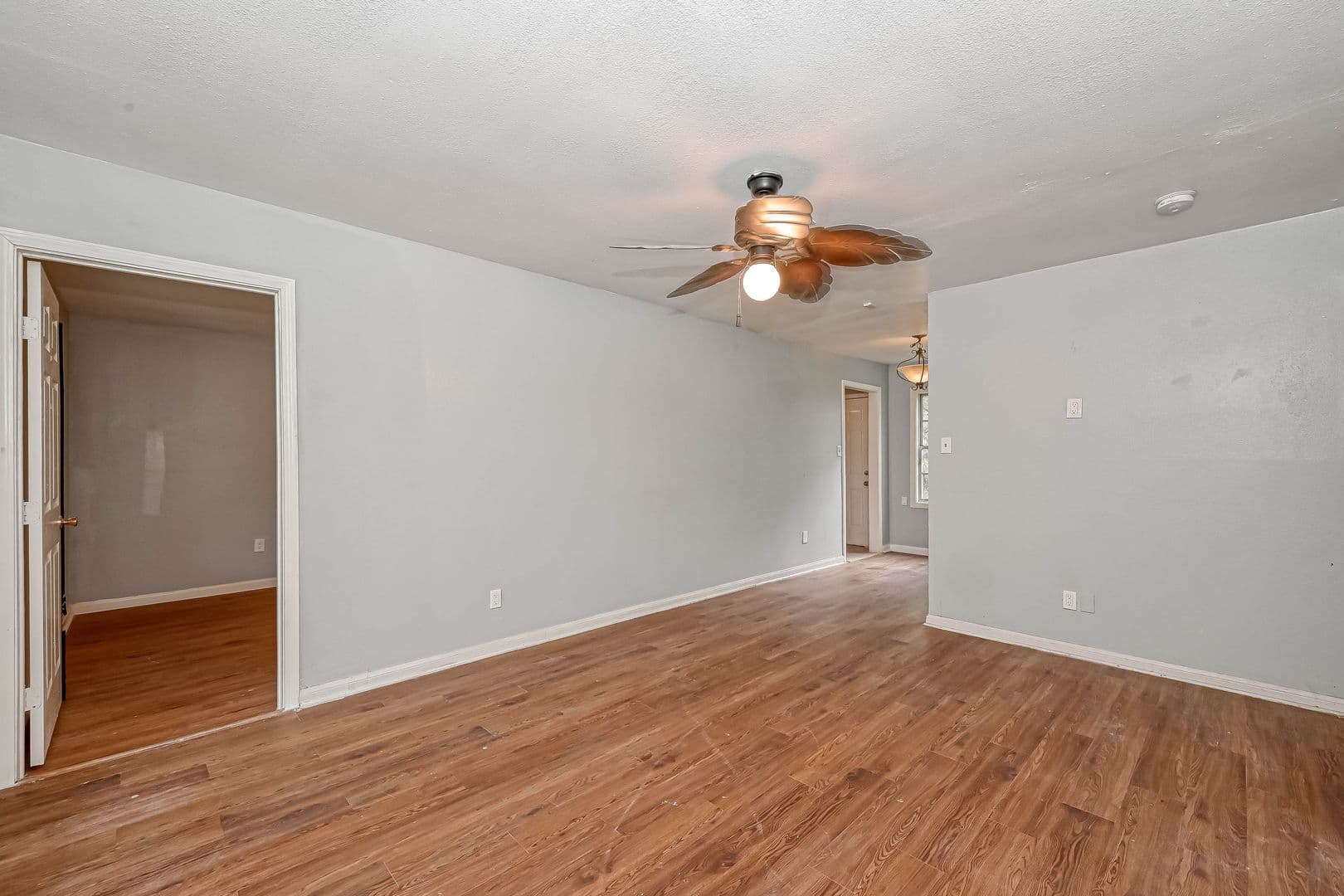 Houston House: 5707 Lakefield Dr.
