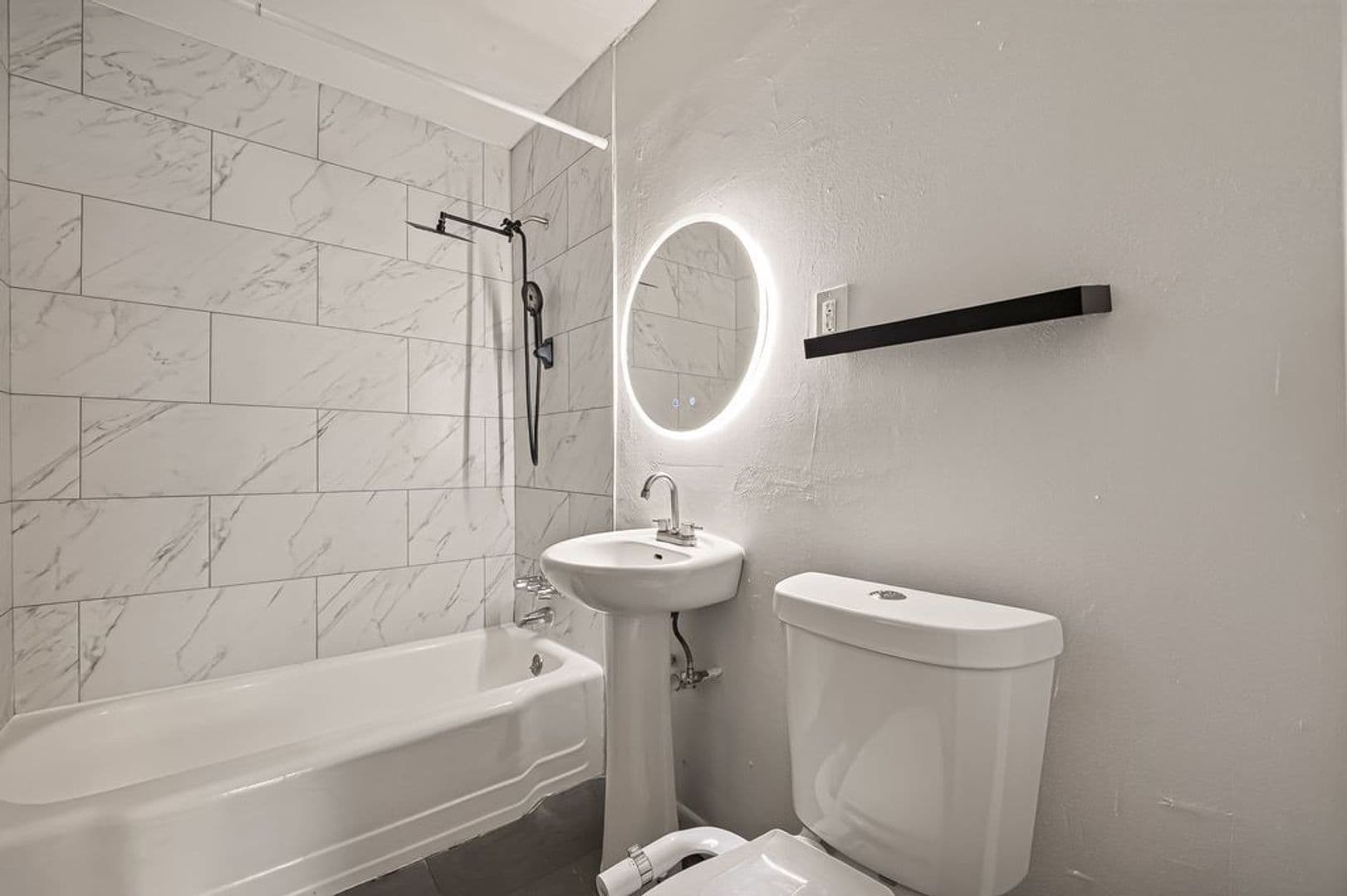 Houston Apartment: 2420 McDuffie St.