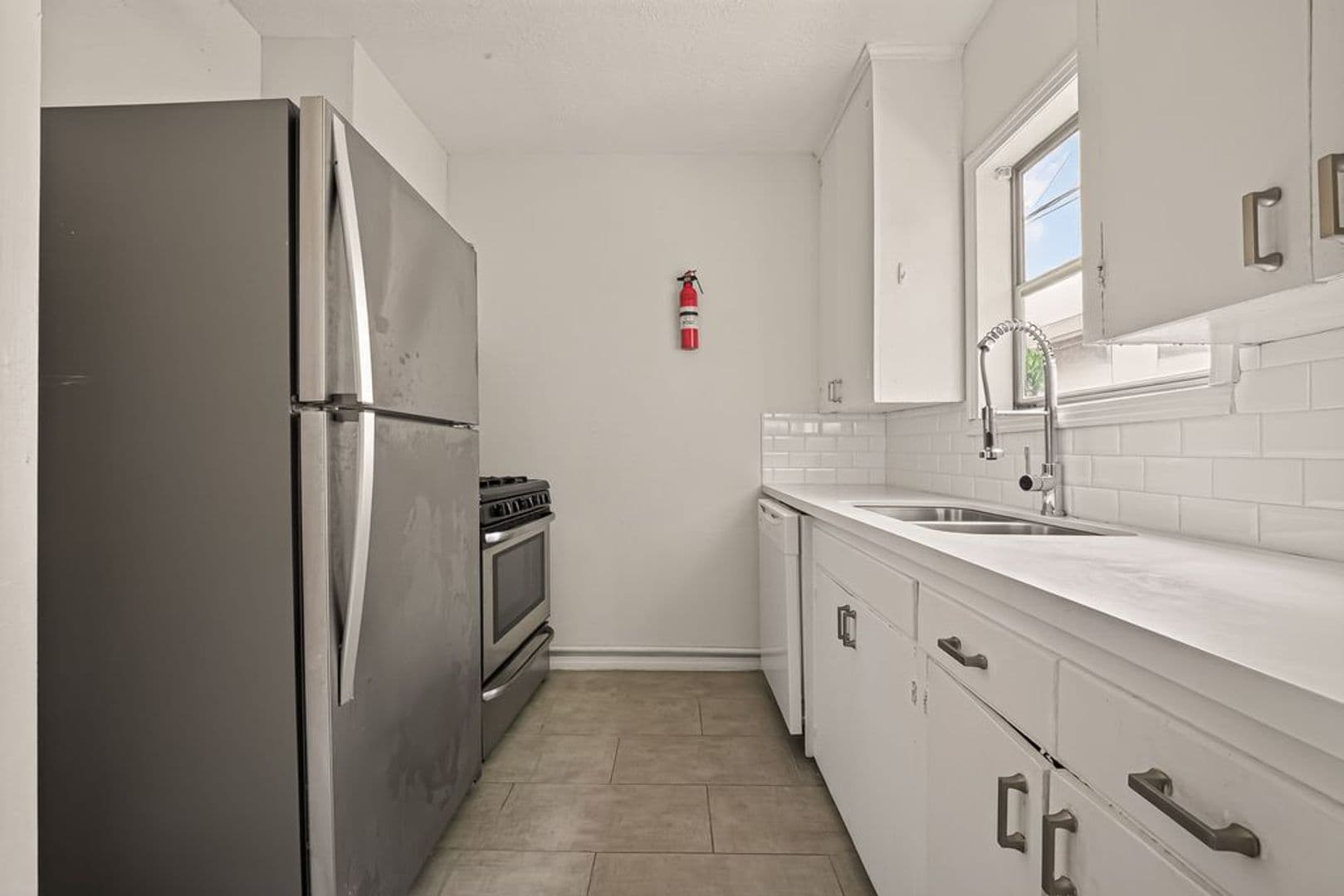 Houston Apartment: 2420 McDuffie St.