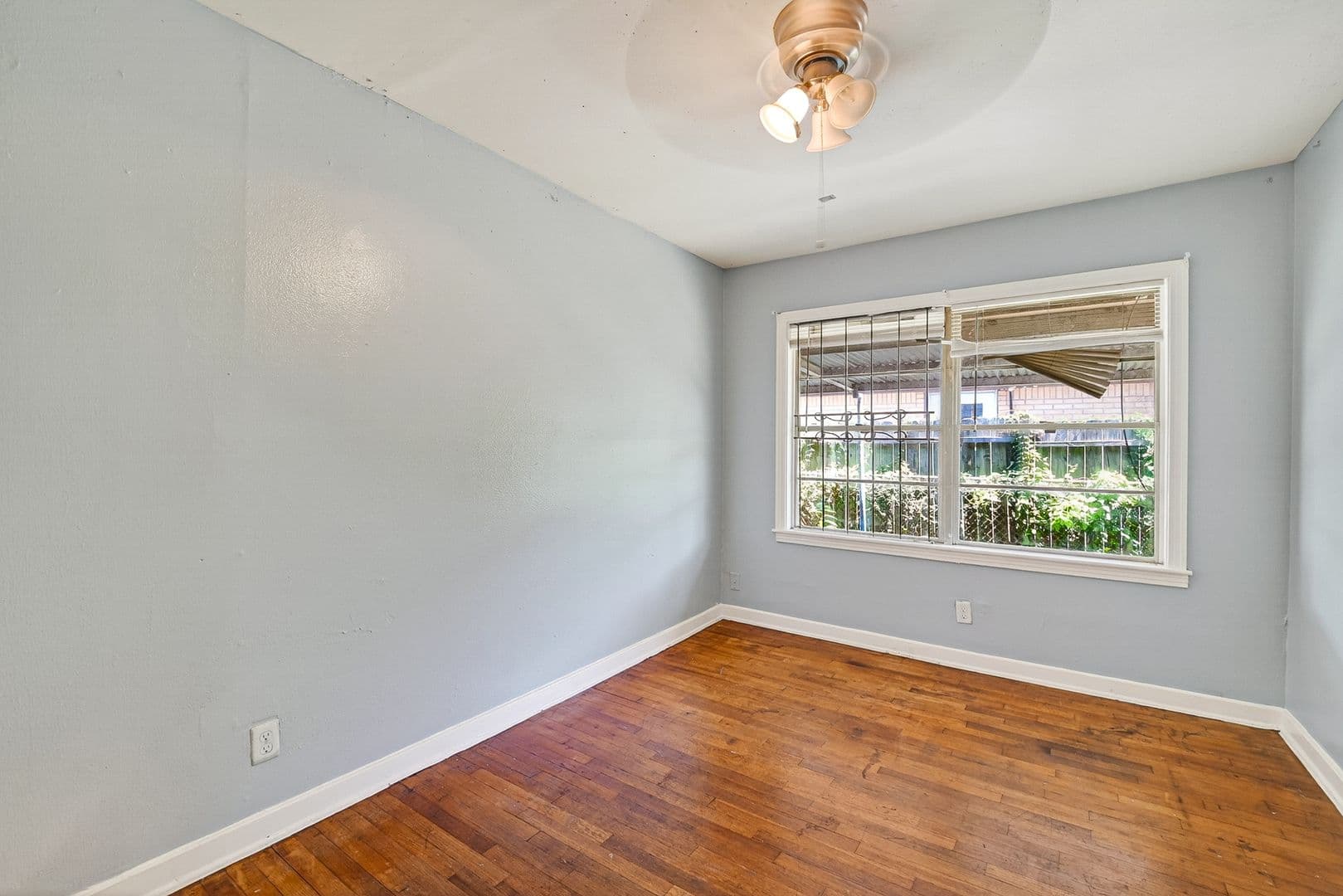Houston House: 5934 Belmark St.