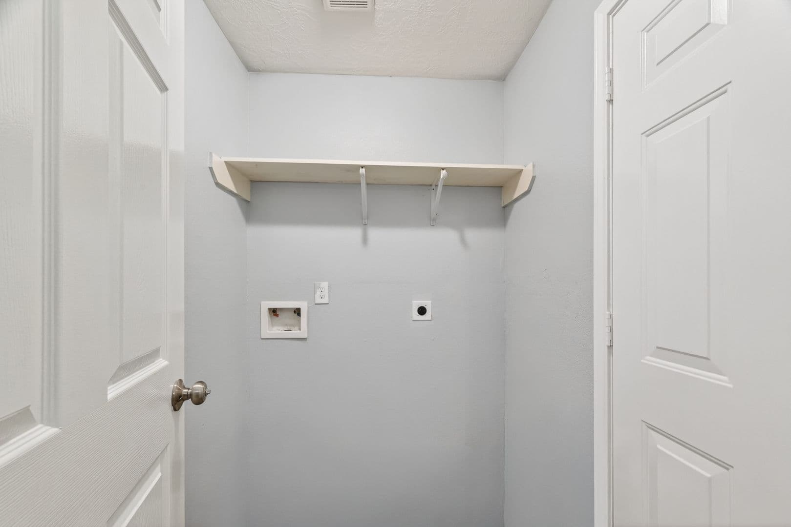 Houston House: 3031 Groton Dr.