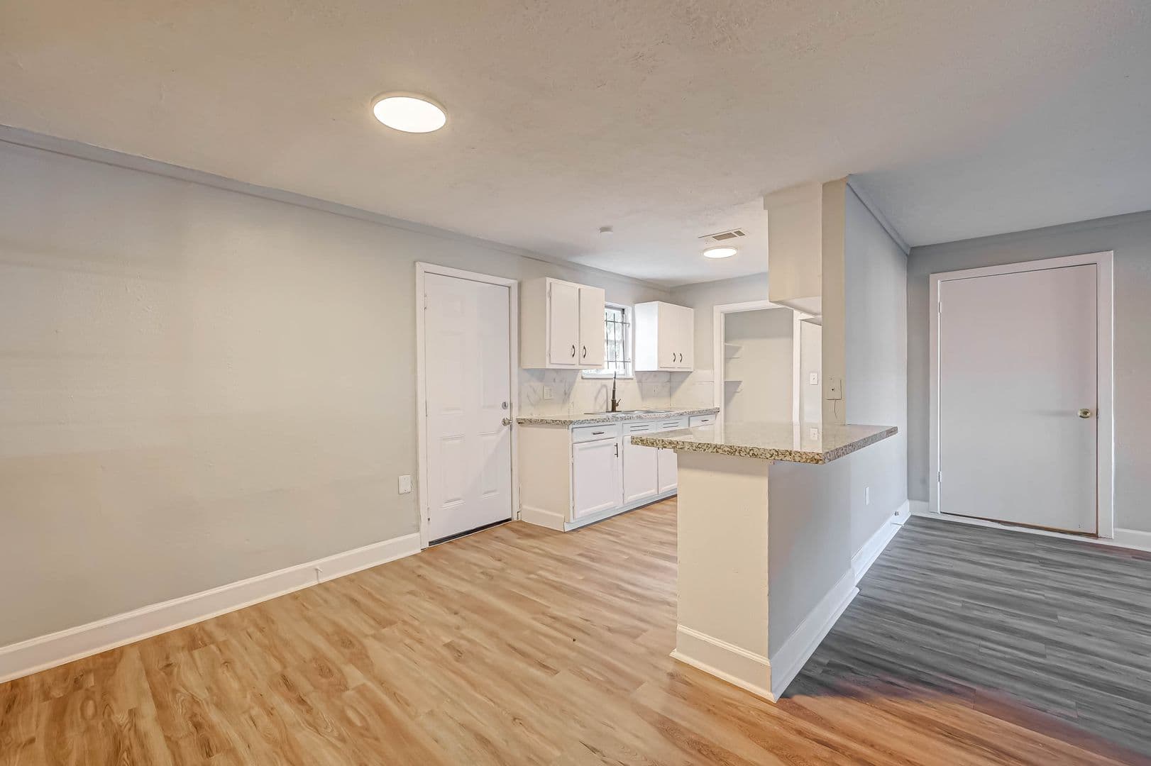 Houston House: 5102 Lyndhurst Dr.
