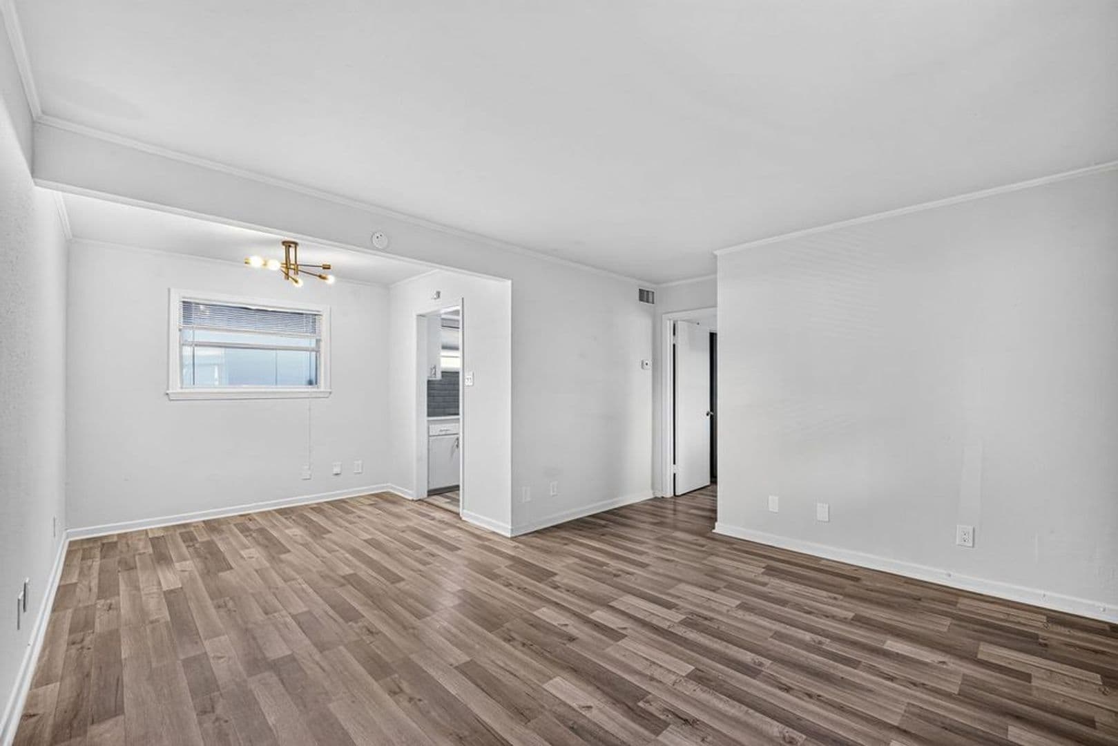 Houston Apartment: 2420 McDuffie St.