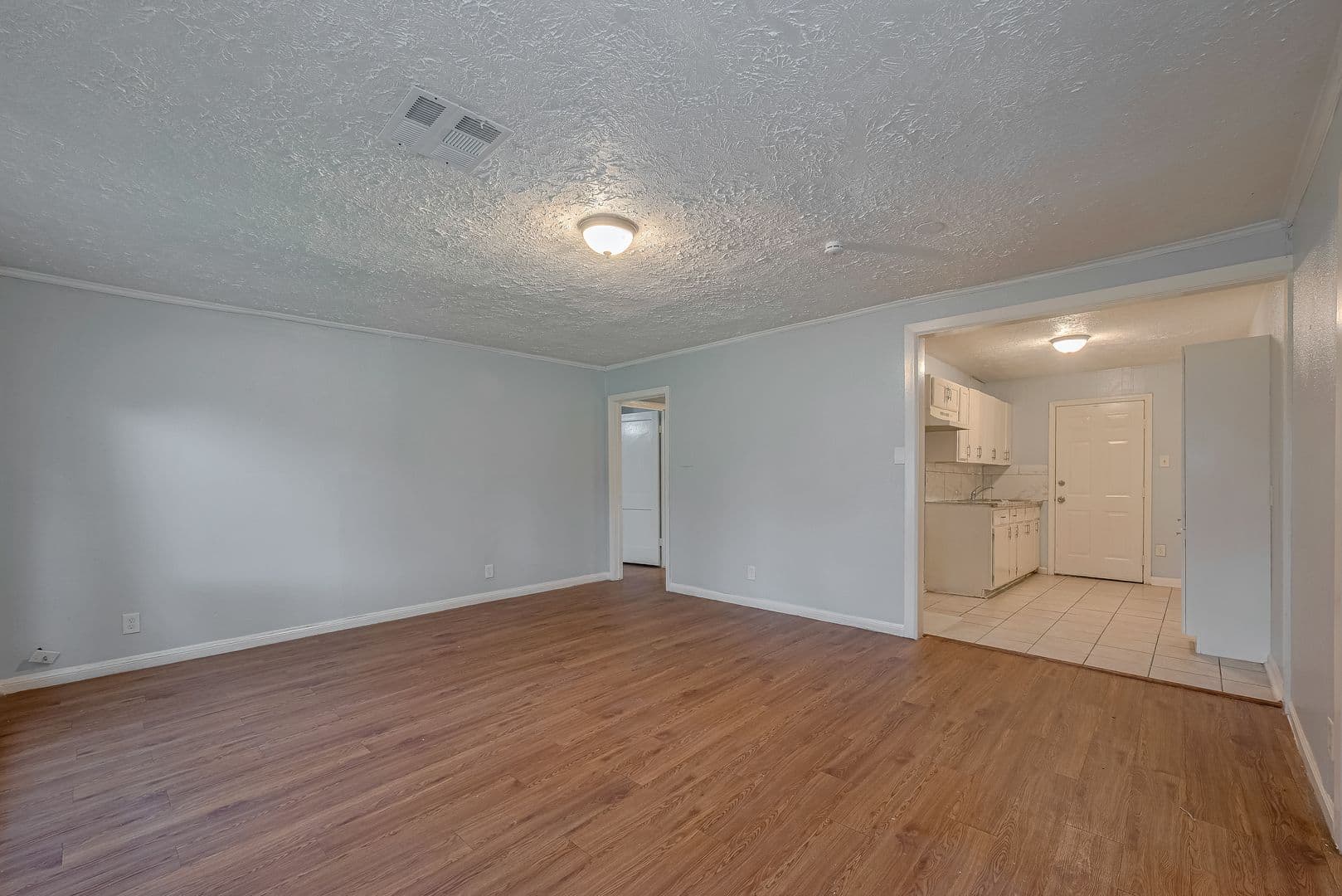 Houston House: 4906 Larkspur St.