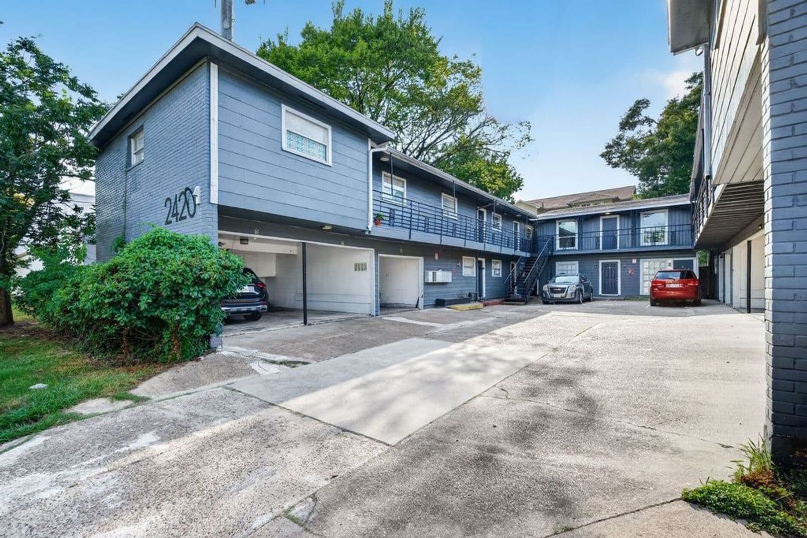 Houston Apartment: 2420 McDuffie St.