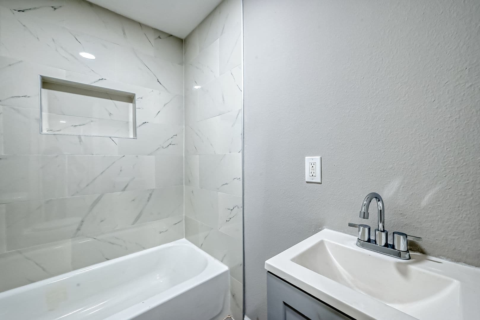 Houston Apartment: 3270-3274 Reeves St.