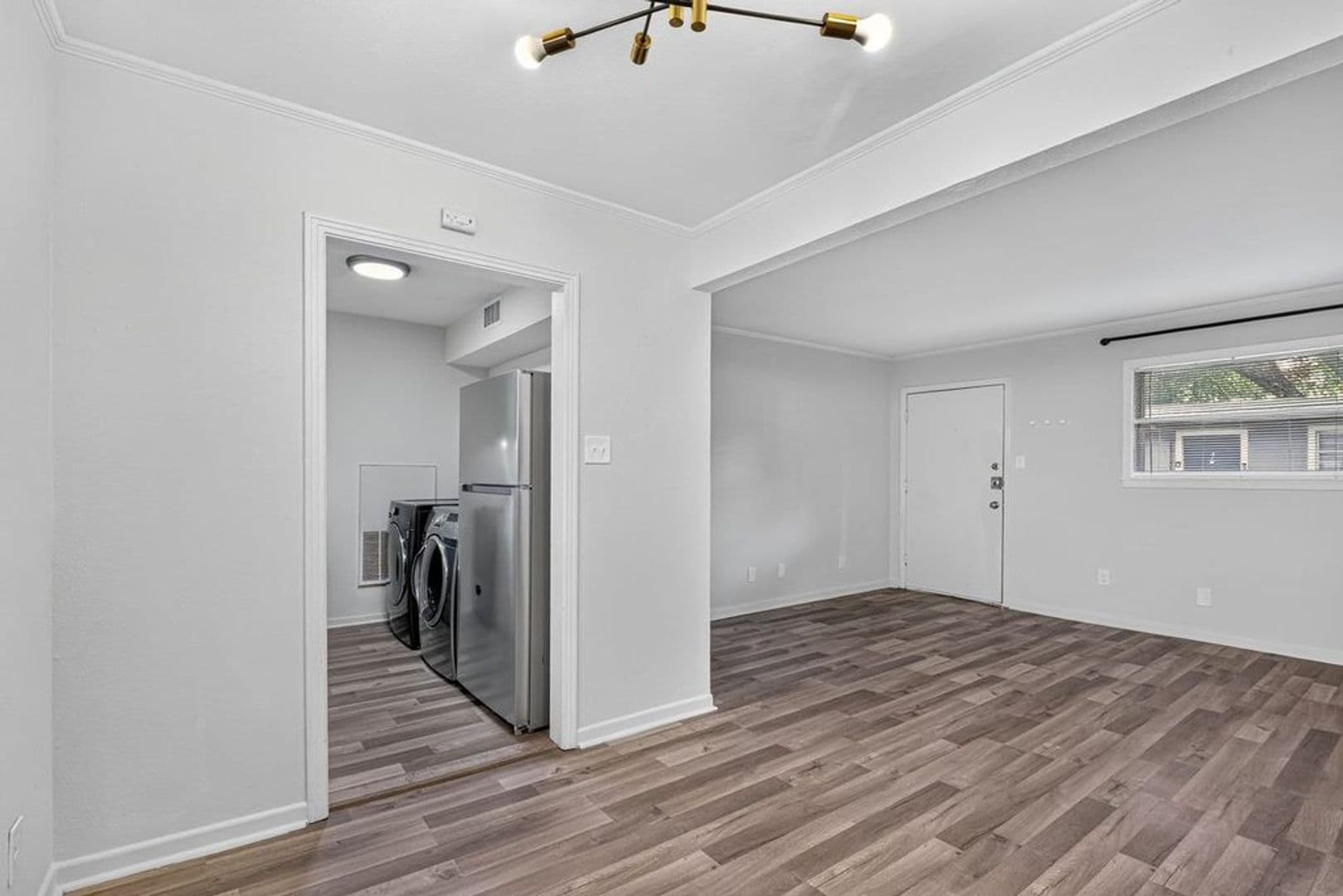 Houston Apartment: 2420 McDuffie St.