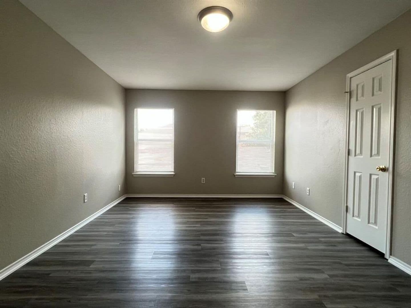 Del Valle House: 13120 Dearbonne Dr