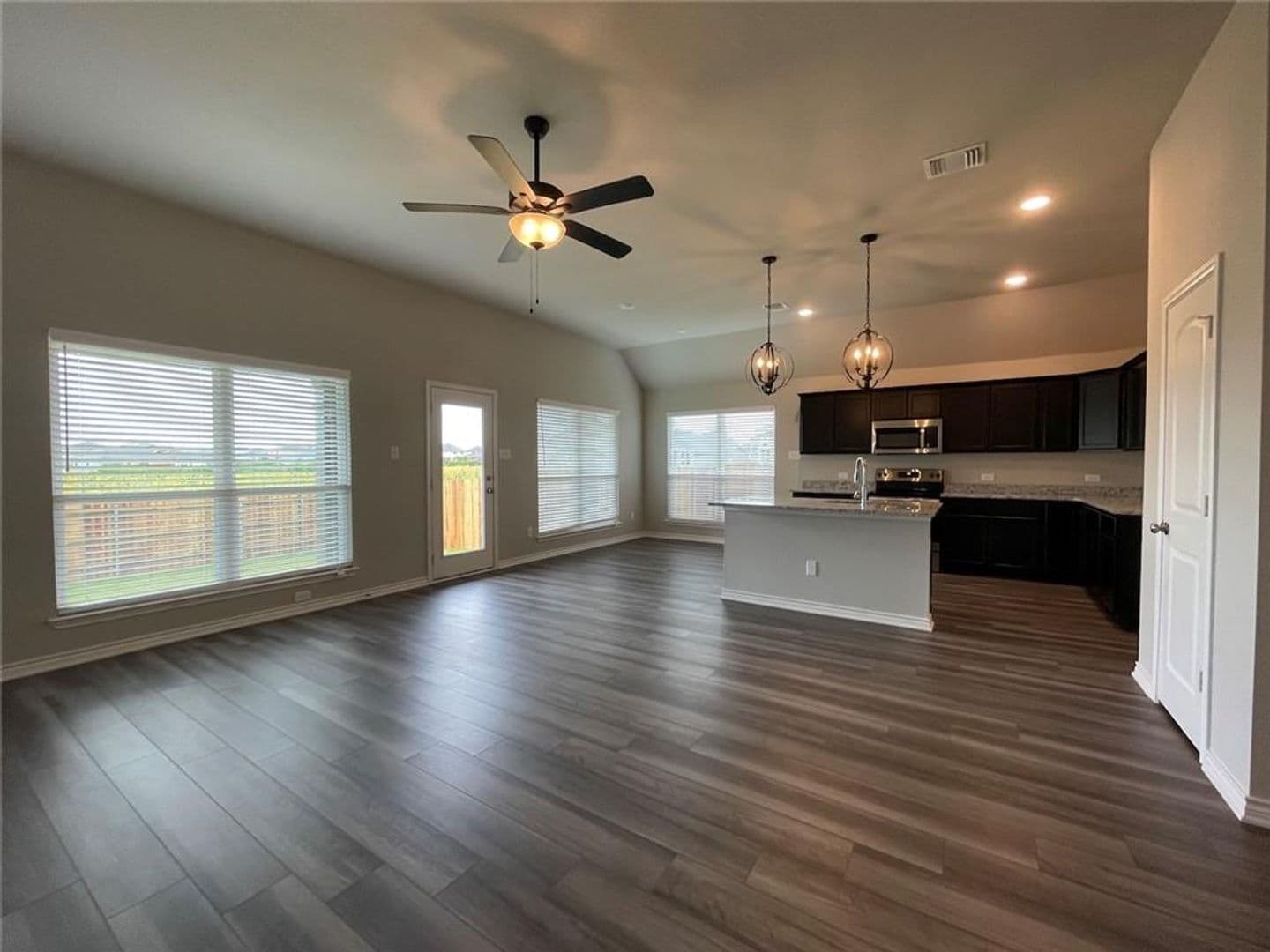 Temple House: 806 Hollyhock Dr