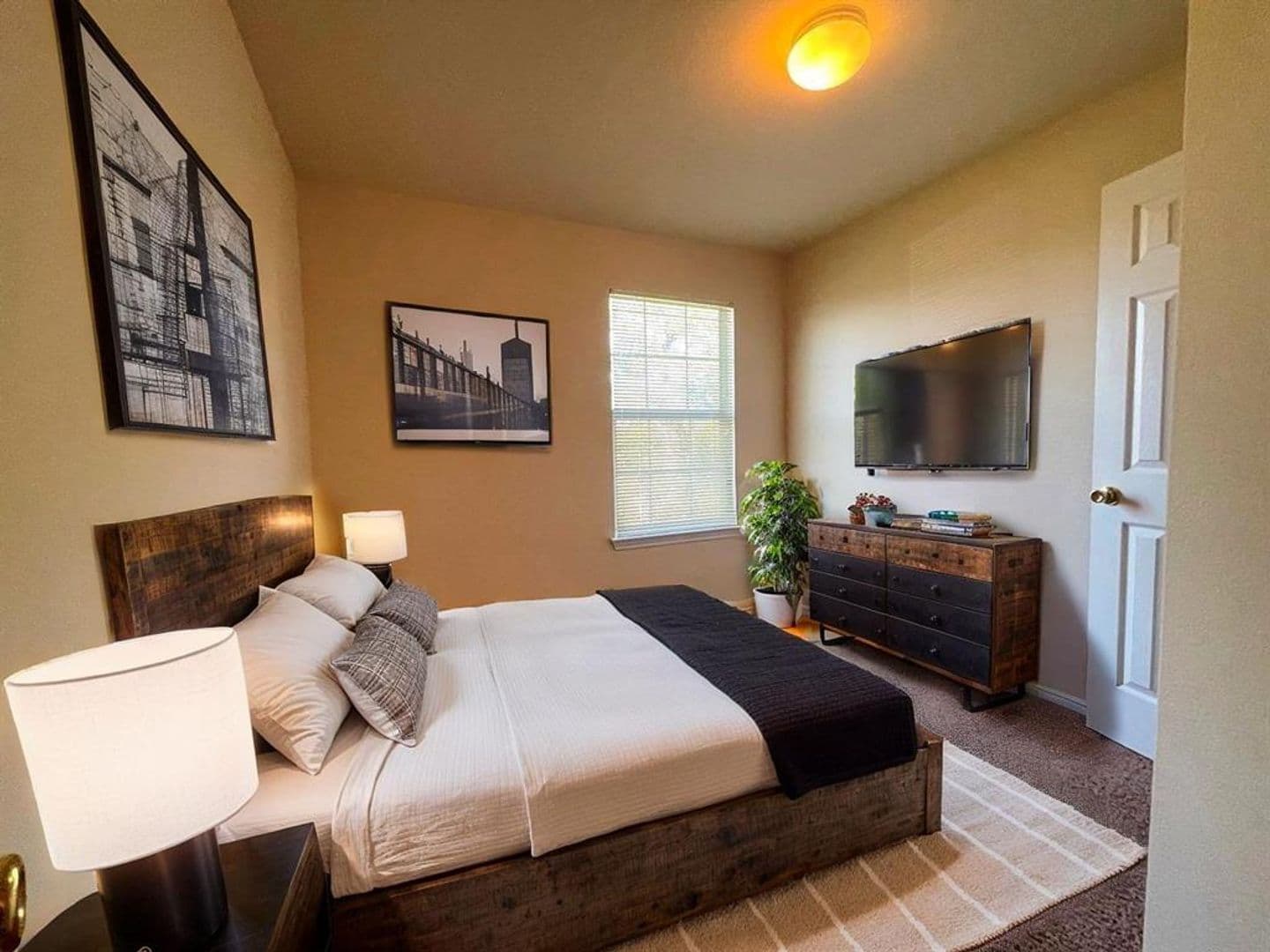 Kyle Apartment: 251A Utterback