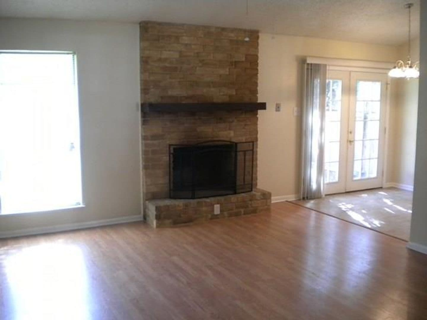 Round Rock Apartment: 1305 Glenda Dr.