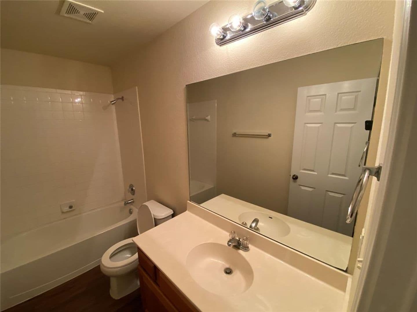 Round Rock House: 1002 Mesquite Hollow Pl.