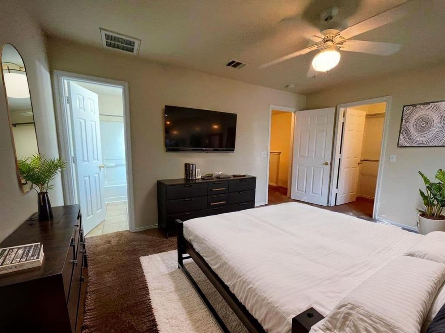 Kyle Apartment: 251A Utterback
