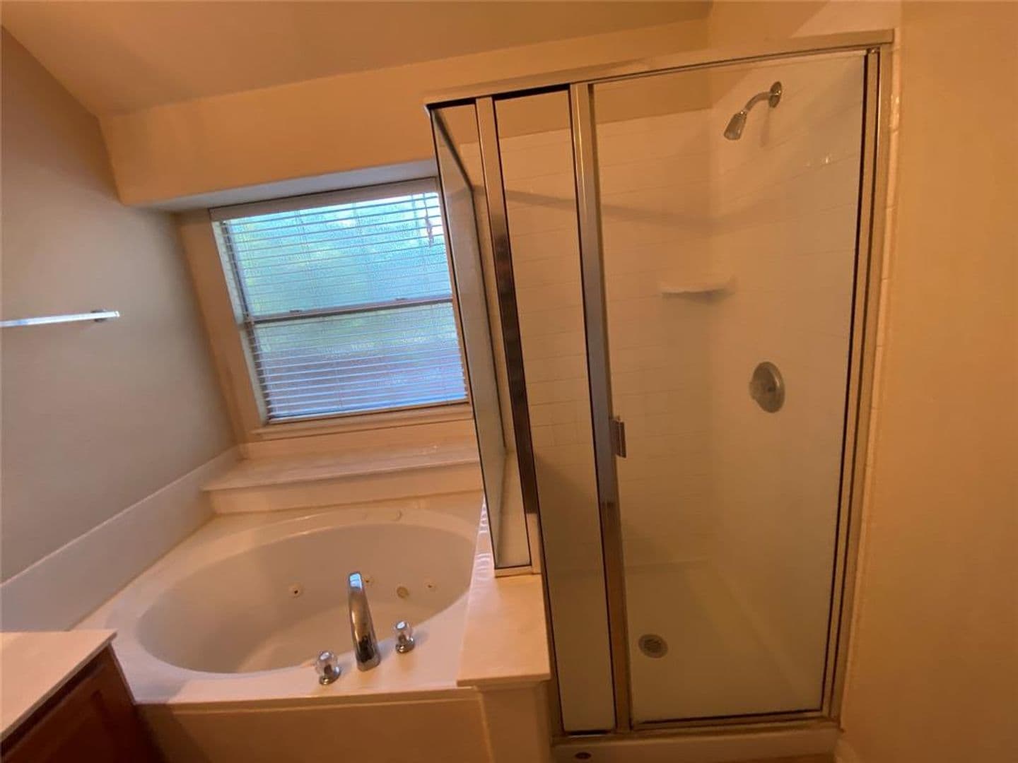 Round Rock House: 1002 Mesquite Hollow Pl.