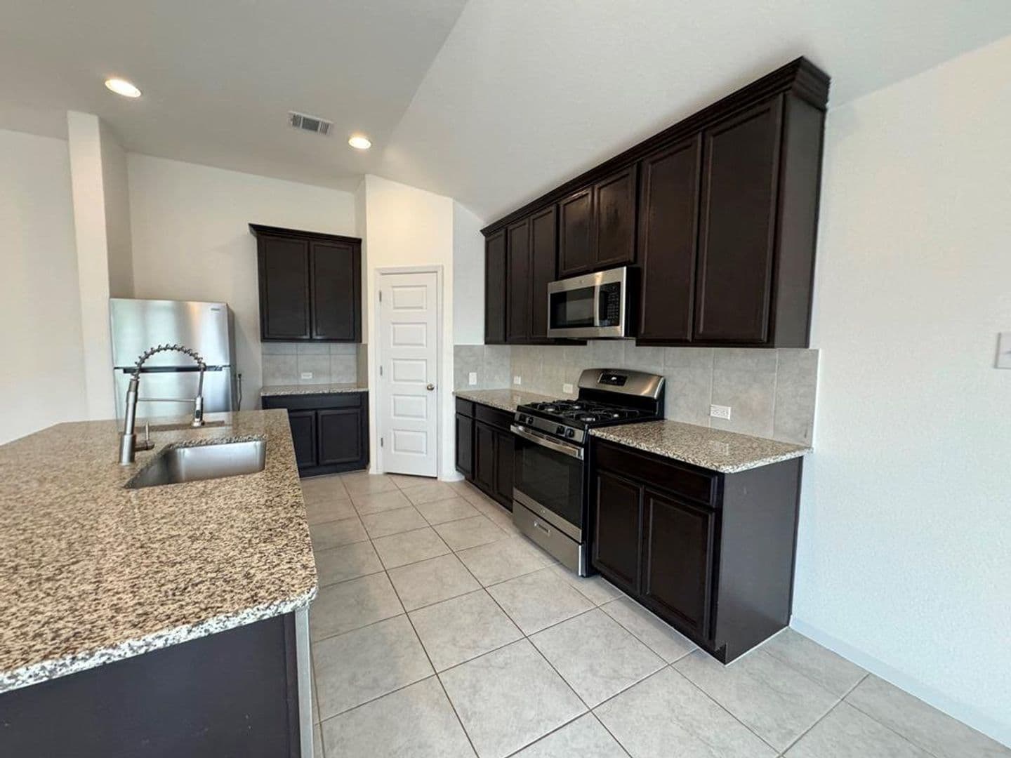 Bastrop House: 106 Watercourse Way