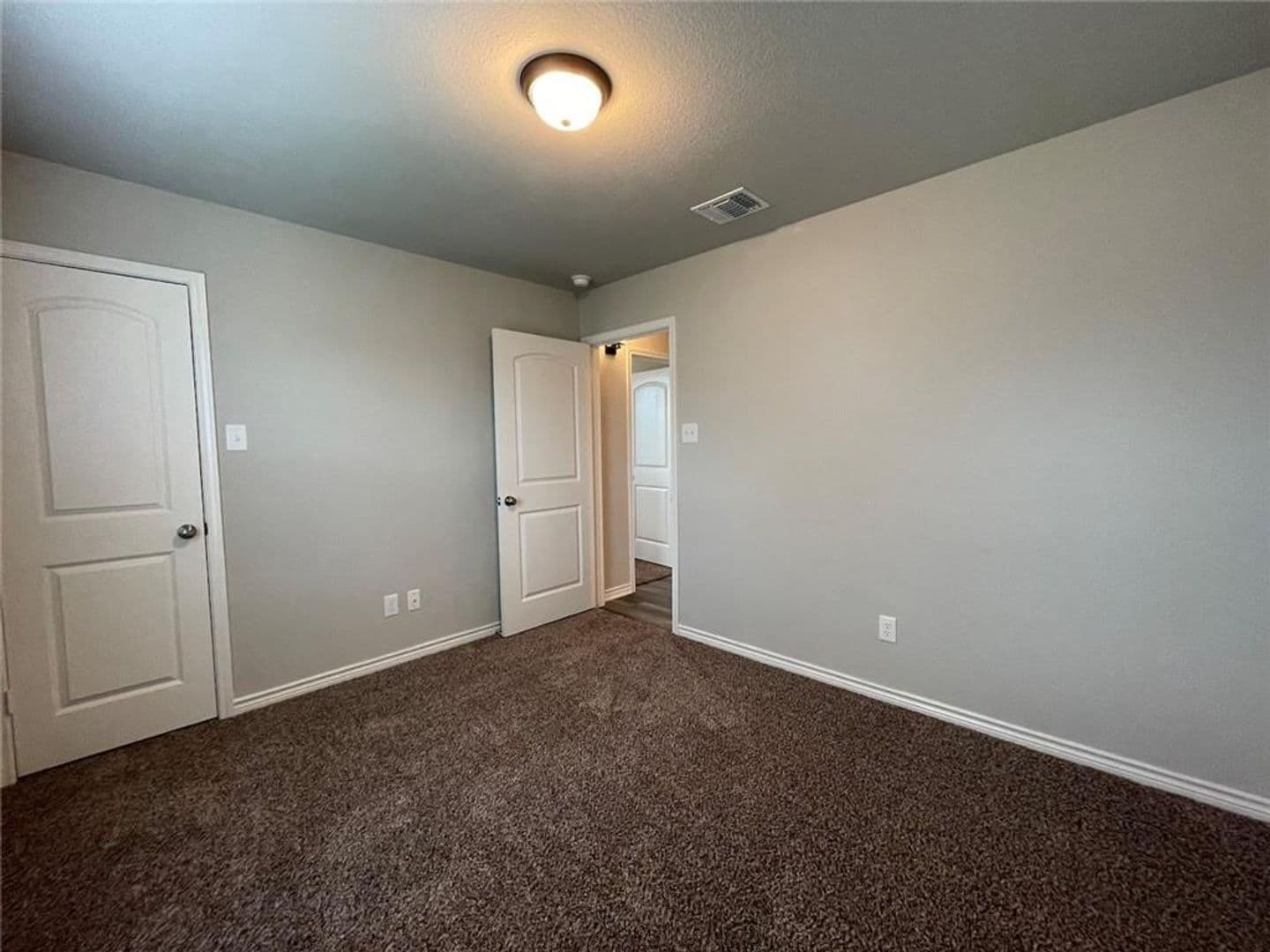 Temple House: 806 Hollyhock Dr