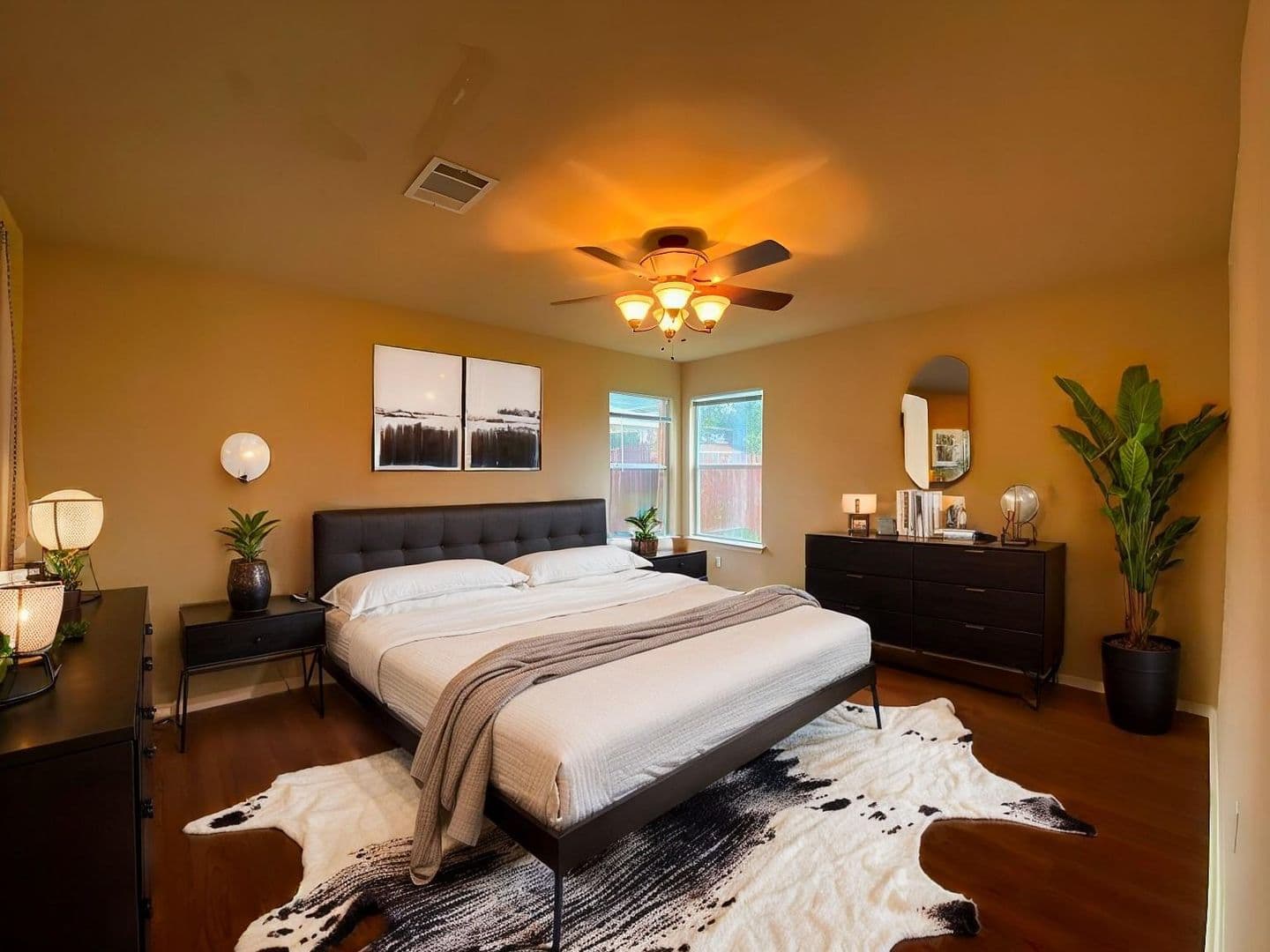 Leander House: 1005 Gentry Dr.