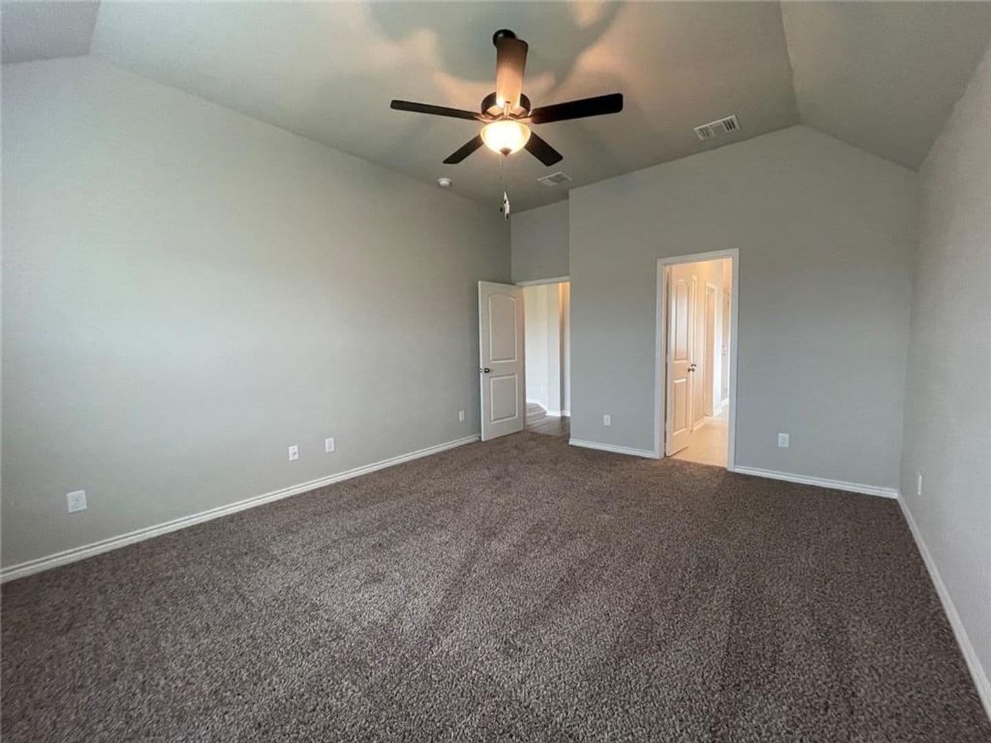 Temple House: 806 Hollyhock Dr