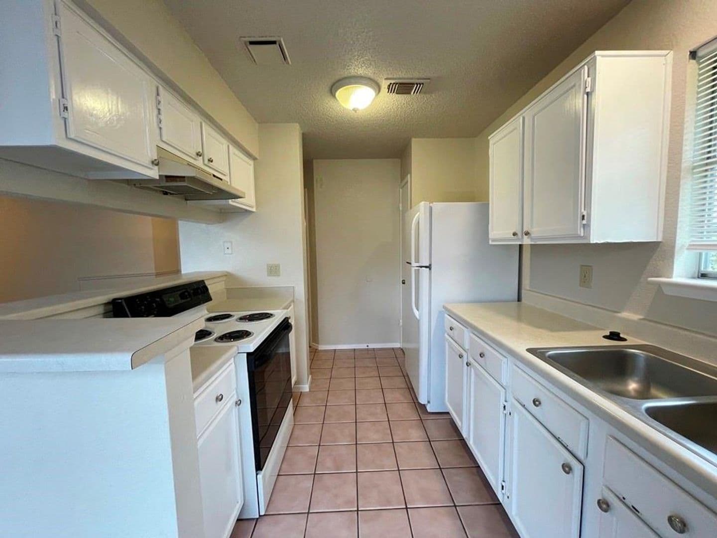 Austin House: 16719 Whitebrush Loop