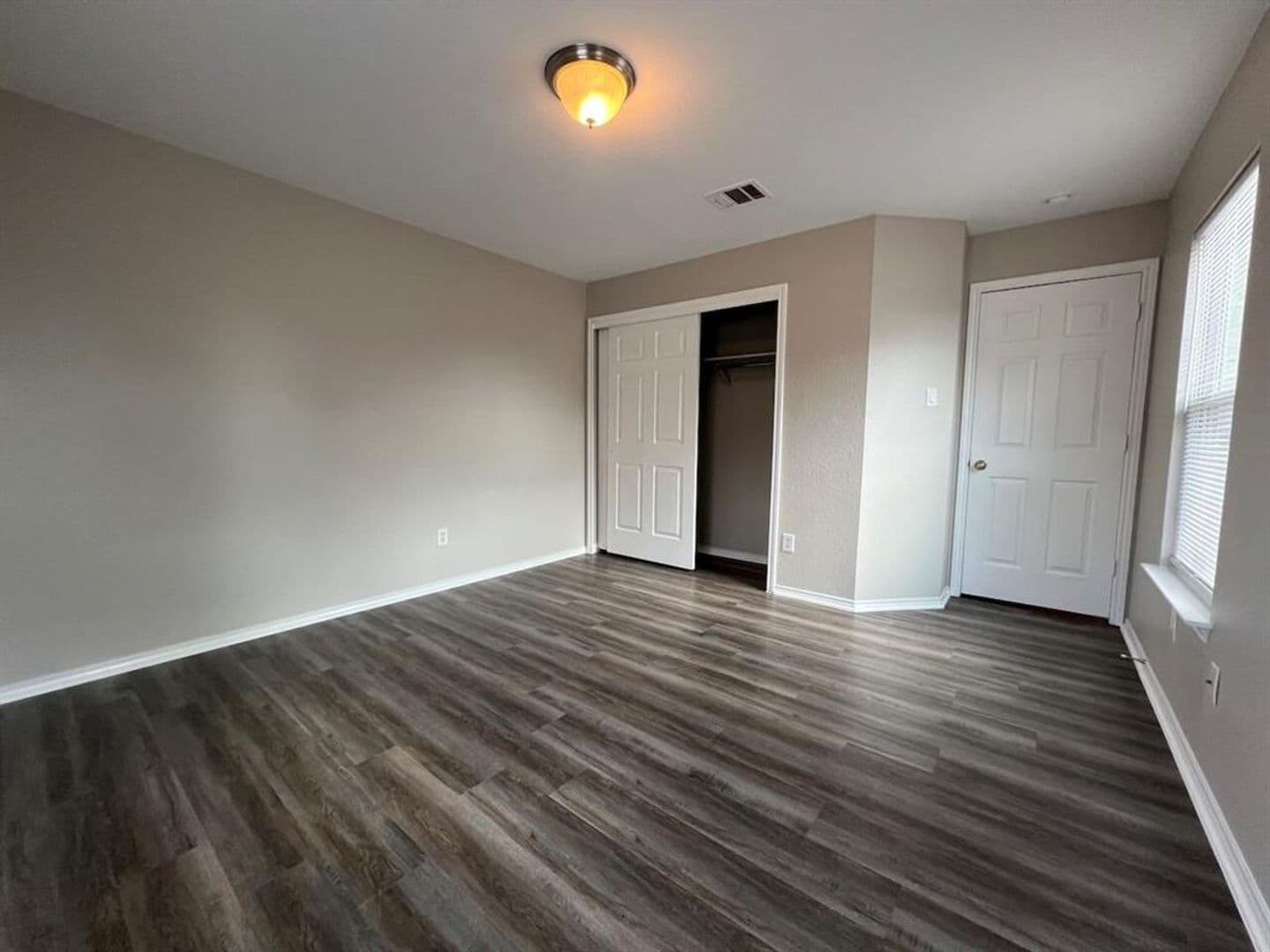 Del Valle House: 13120 Dearbonne Dr